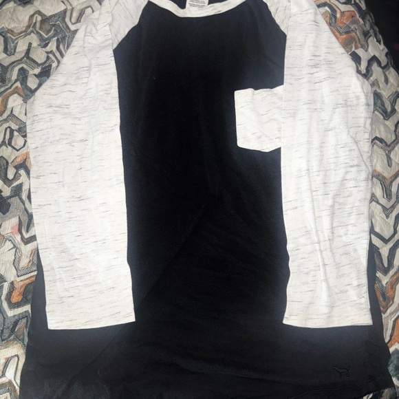 PINK Victoria's Secret Pink Various items sizes sm-med 1 sweater and 3 shirts - Picture 9 of 10